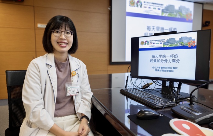 黃薇營養師於記者會分享【每天早晚一杯奶 鈣質加分骨力滿分】議題圖片