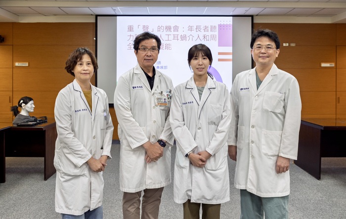 耳鼻喉部團隊圖片