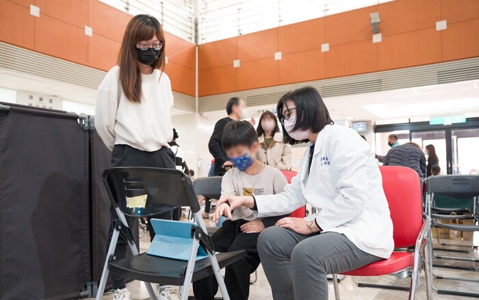 「育兒成」平台兒童發展與早期療育知識轉化為看得懂、用得到的實用工具，與家長一起守護孩子的健康成長圖片