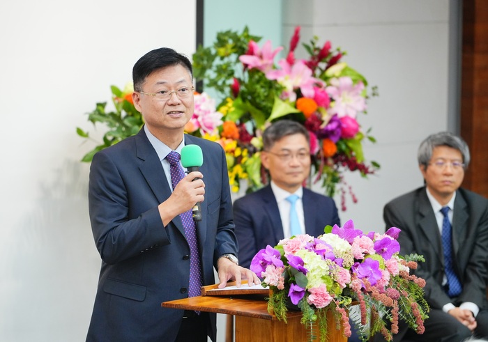 新任院長許耿福接棒承擔帶領成大醫院的重大責任