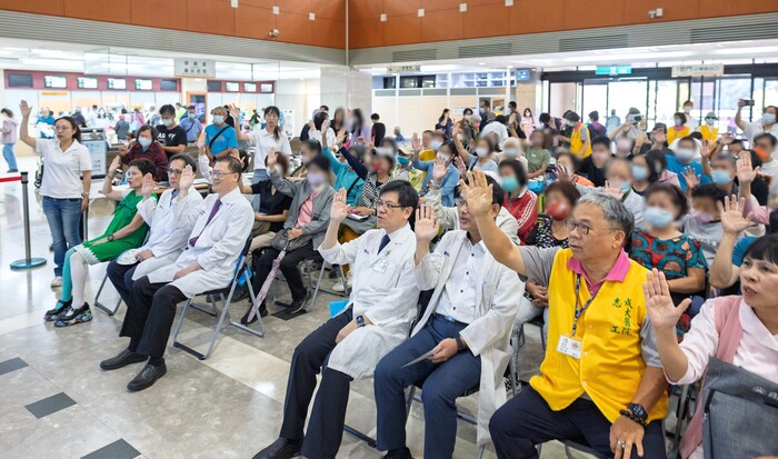 「五指承諾」宣誓儀式，大家齊舉右手，朗誦行動口號，齊心打造糖友友善環境圖片