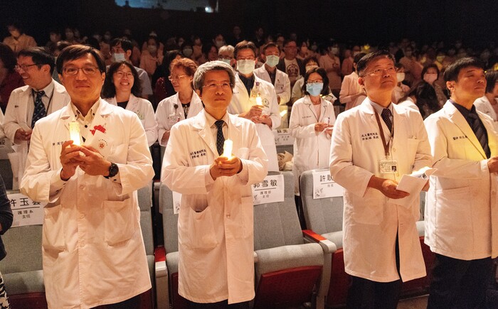 院內同仁共同致敬護理師，感謝守護生命的初心